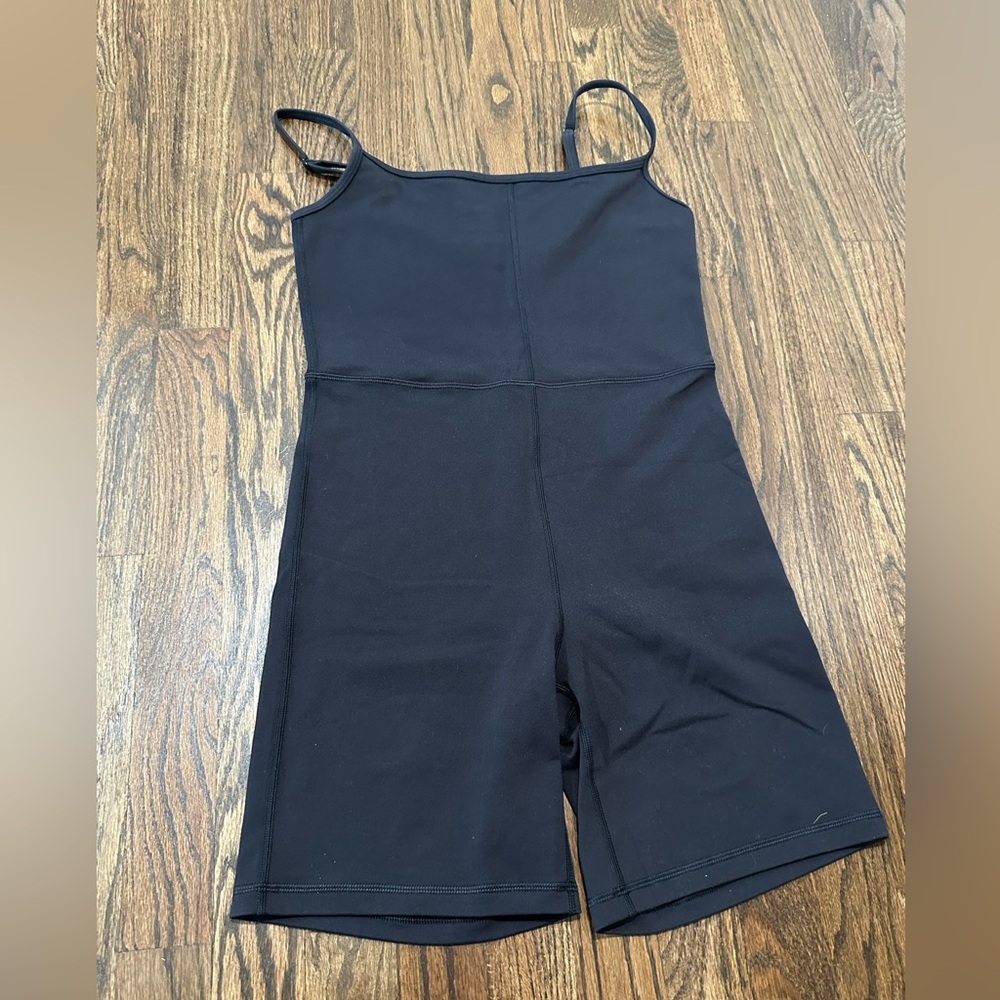 Aritzia Wilfred Free 5” Divinity Romper